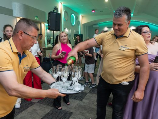 DZ8_3182